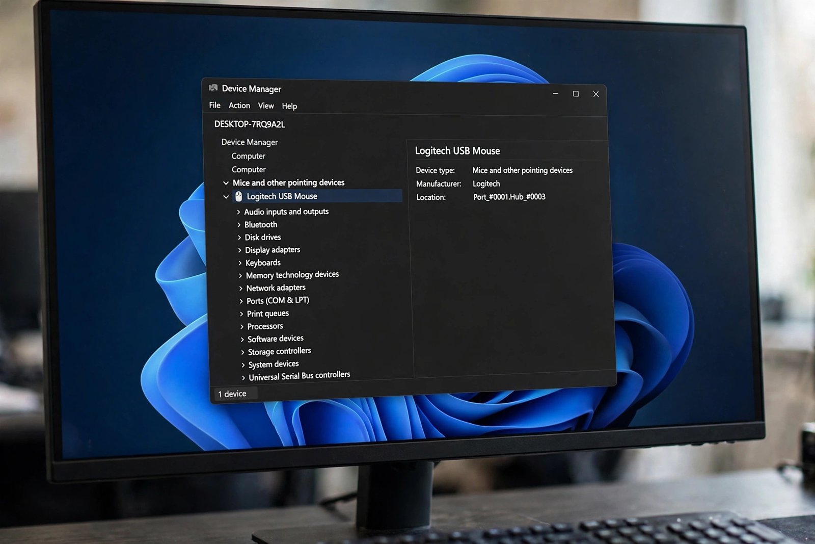 Device Manager showing mouse drivers to update when troubleshooting windows 11 mouse lagging